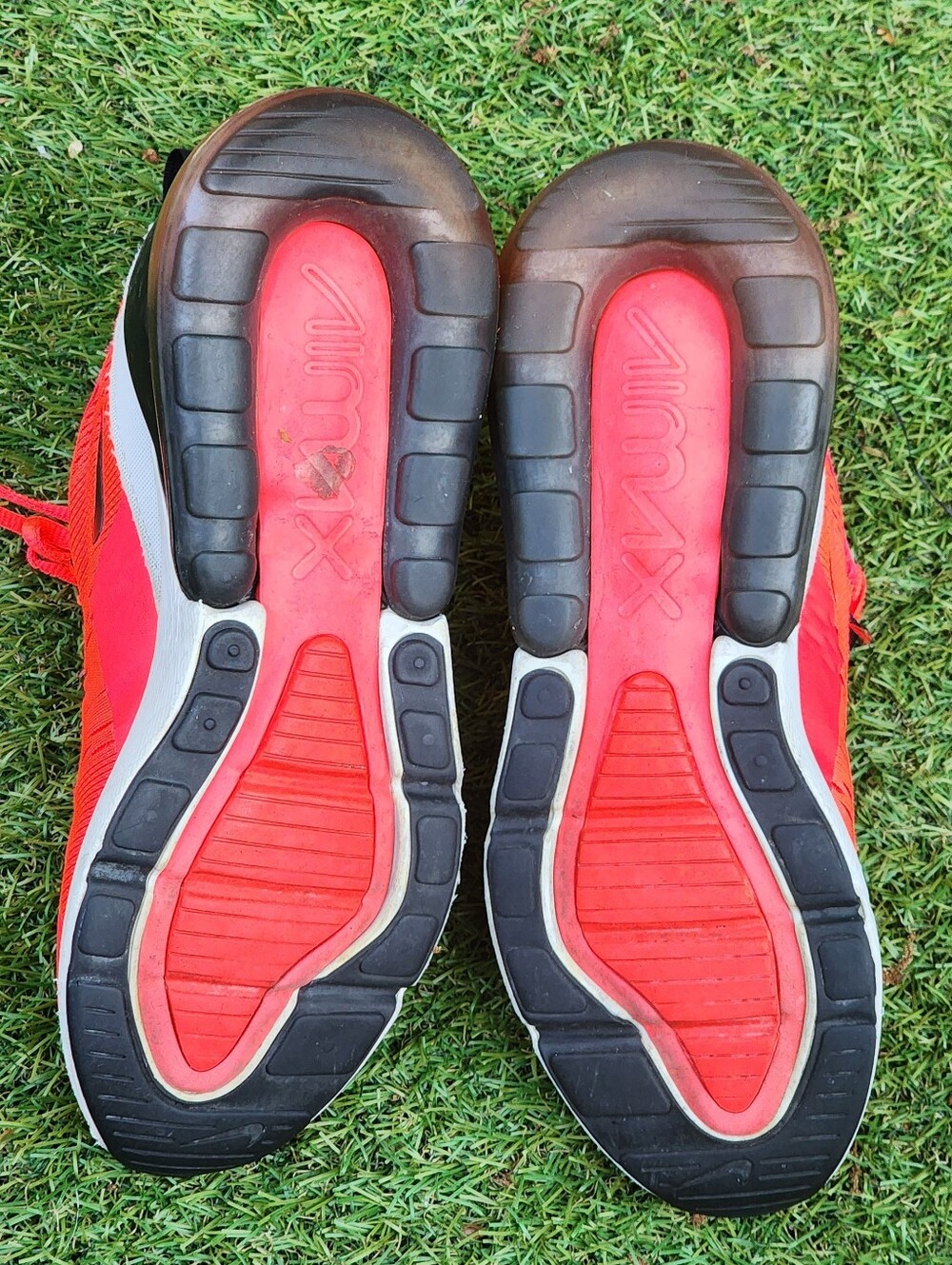 NIKE AIR MAX 270 - Women's Sneakers - SIZE 8. (Please See All Pictures) - Picture 8 of 9